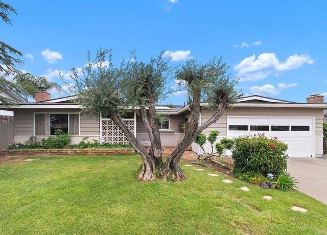Property at 321 Chestnut Ln, Escondido, CA 92025, 3 beds, 3 baths