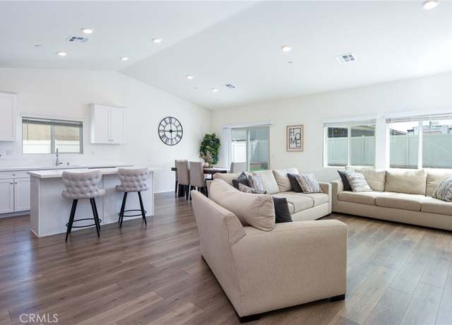 Property at 28400 Memory Ln, Winchester, CA 92596, 5 beds, 3 baths