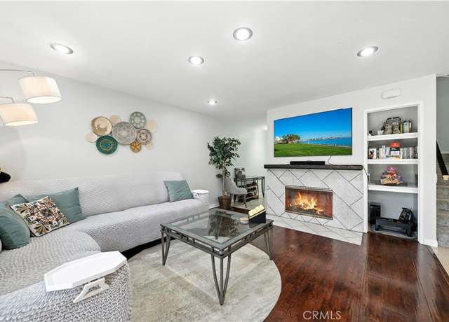 Property at 1465 E Lexington Ave Unit 4C, El Cajon, CA 92019, 2 beds, 2.5 baths