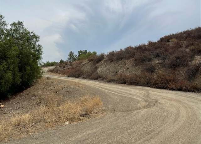 Property at 1 Camares Dr, Palmdale, CA 93551