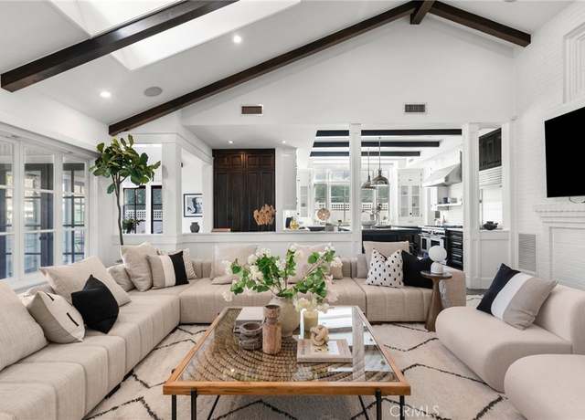 Property at 14115 Greenleaf St, Sherman Oaks, CA 91423, 5 beds, 4.5 baths