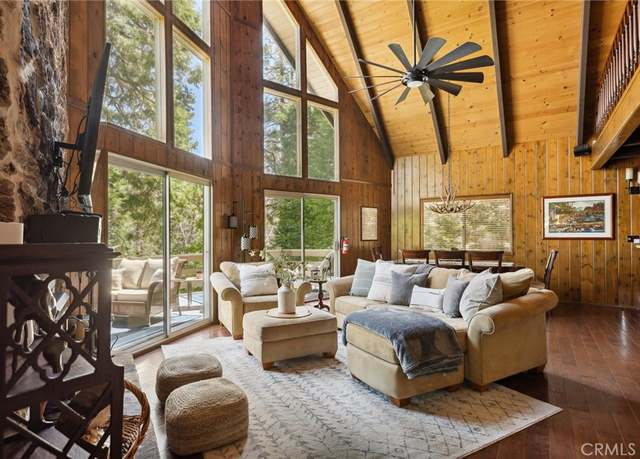 Property at 229 Chippewa Ln, Lake Arrowhead, CA 92352, 4 beds, 3 baths