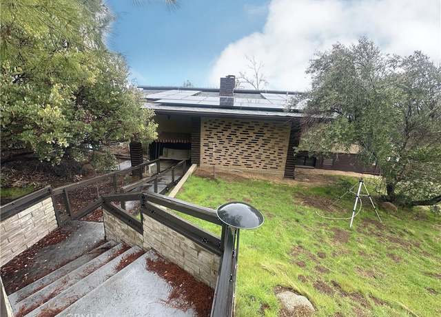 Property at 28310 Vista Del Valle, Hemet, CA 92544, 4 beds, 2.5 baths