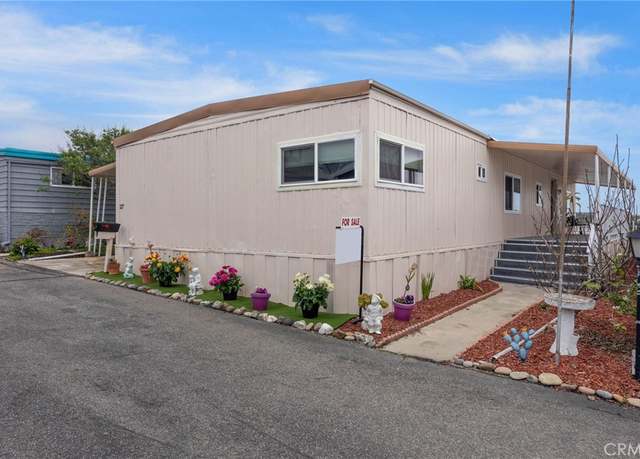 Property at 127 Brookside Ln, Oceanside, CA 92056, 2 beds, 2 baths