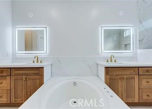 Property at 1561 El Paso Dr, Norco, CA 92860, 5 beds, 3 baths