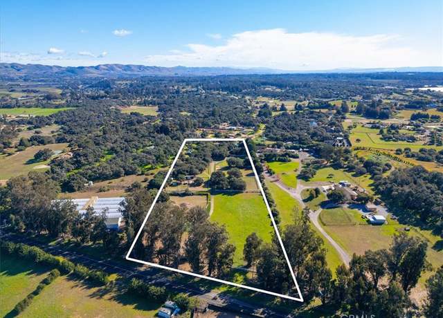 Property at 425 W El Campo Rd, Arroyo Grande, CA 93420, 2 beds, 2 baths