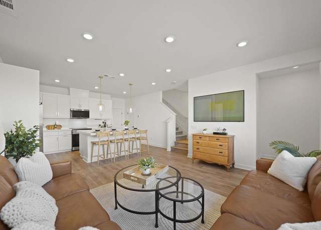 Property at 753 Jilian St #2, Chula Vista, CA 91911, 3 beds, 2.5 baths