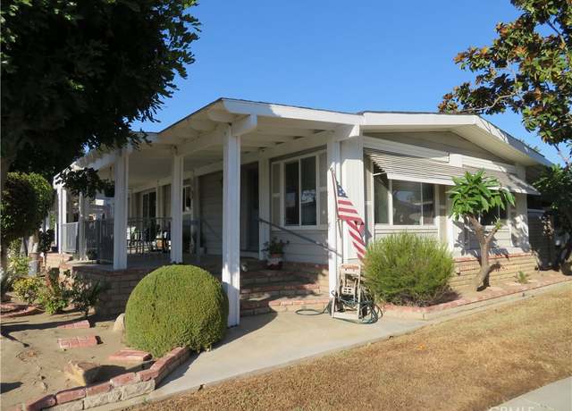 Property at 210 Silverlake Dr, Placentia, CA 92870, 2 beds, 2 baths