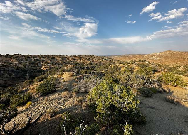 Property at 1 Ross Rd, Juniper Hills, CA 93543