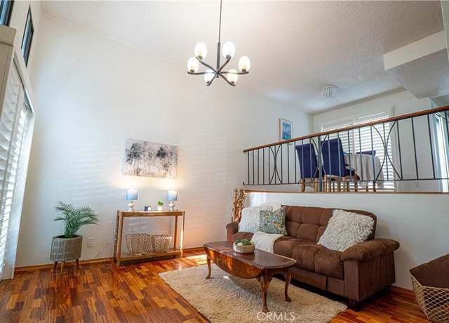 Property at 9620 Sepulveda Blvd #4, North Hills, CA 91343, 2 beds, 2.5 baths