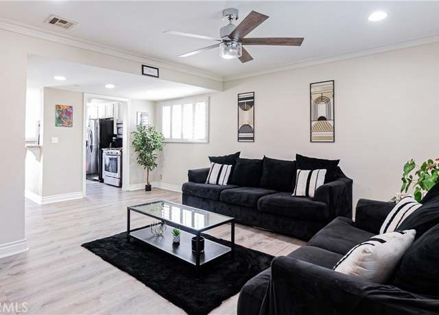 Property at 26862 Paseo Terraza, Saugus, CA 91350, 2 beds, 2 baths