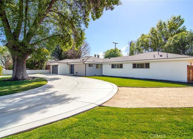 Property at 22548 Victory Blvd, Woodland Hills, CA 91367, 4 beds, 2.5 baths