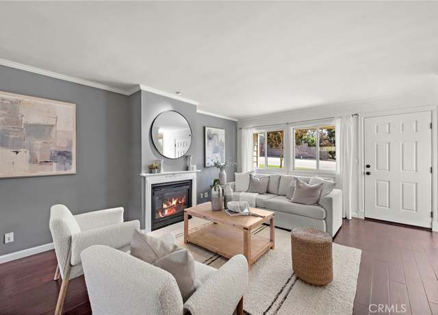 Property at 17 Latitude Ct, Newport Beach, CA 92663, 3 beds, 2.5 baths