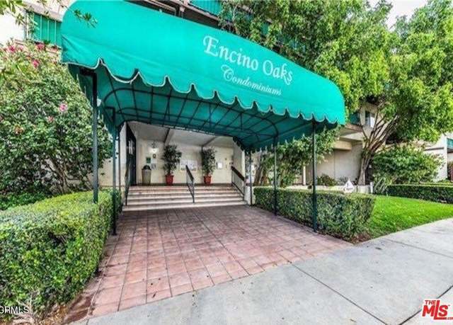 Property at 5460 White Oak Ave Unit J203, Encino, CA 91316, 2 beds, 2 baths