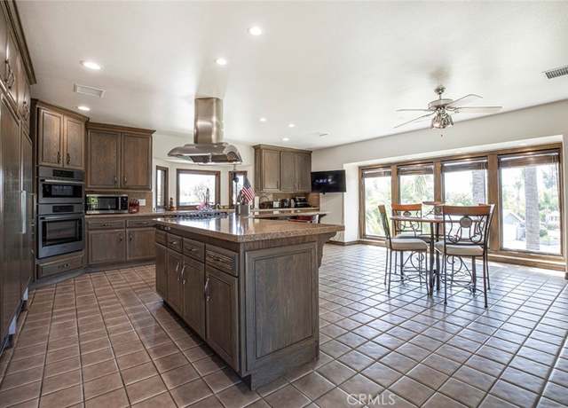 Property at 3225 Yardley Pl, Simi Valley, CA 93063, 4 beds, 4 baths
