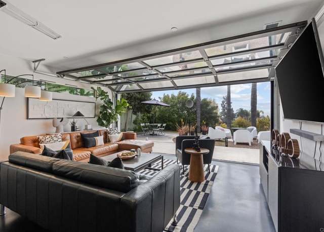 Property at 427 Hilmen Pl, Solana Beach, CA 92075, 4 beds, 4.5 baths