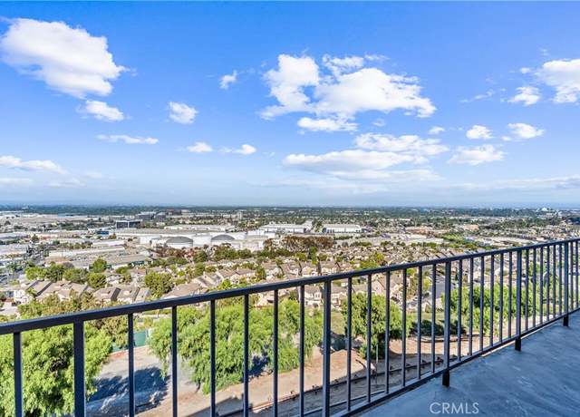 Property at 2700 E Panorama Dr #402, Signal Hill, CA 90755, 1 bed, 1.5 baths