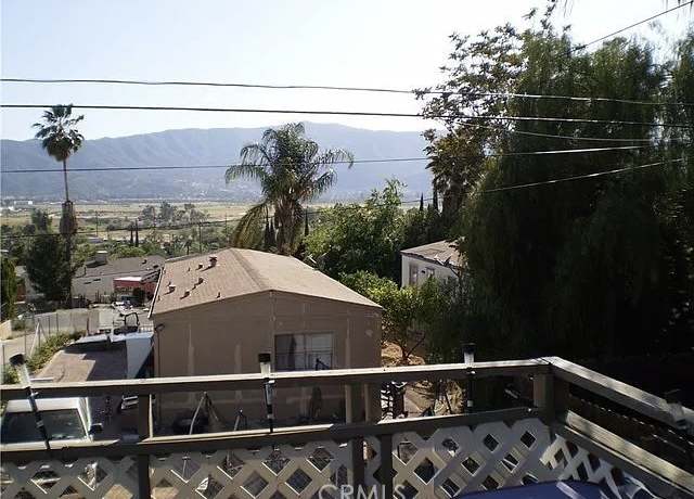 Property at 32851 Mesa Dr, Lake Elsinore, CA 92530, 2 beds, 2 baths