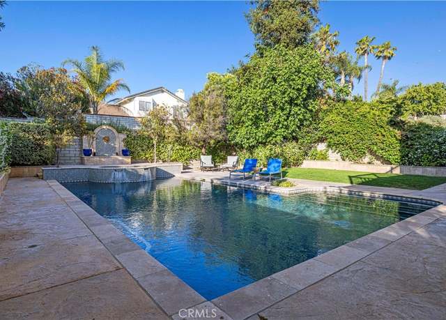 Property at 28642 Apricot Pl, Saugus, CA 91390, 5 beds, 4 baths