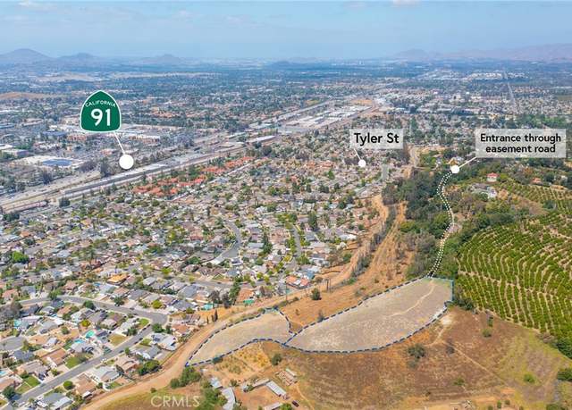 Property at 3050 Tyler St, Riverside, CA 92503