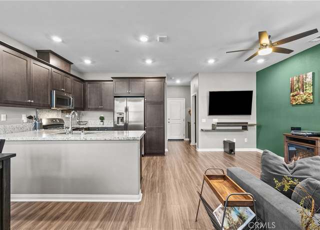 Property at 22907 Concord Dr, Saugus, CA 91350, 2 beds, 2.5 baths