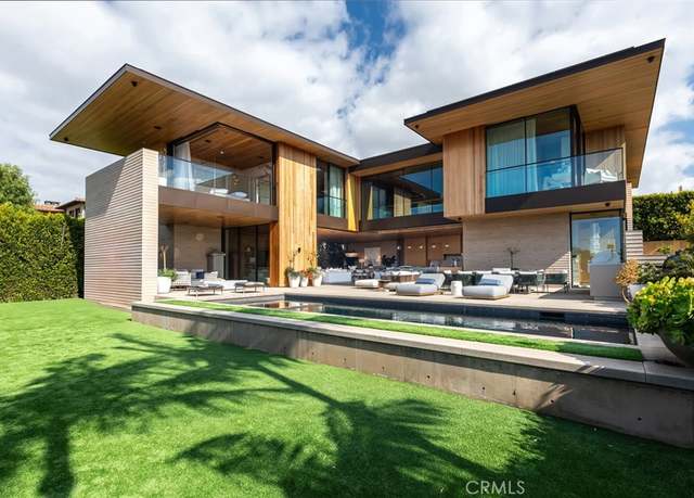 Property at 100 N Dianthus St, Manhattan Beach, CA 90266, 6 beds, 8 baths