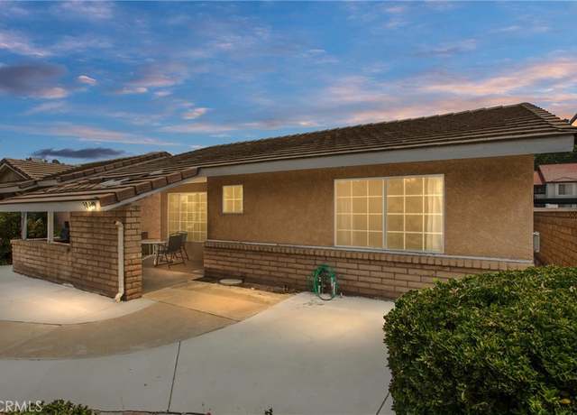 Property at 304 Myrl Pl, Hemet, CA 92545, 2 beds, 2 baths
