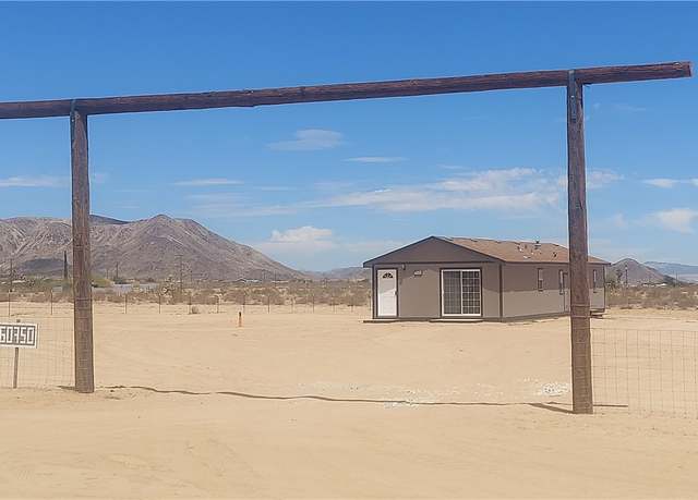 Property at 60750 Stagemans Rd, Landers, CA 92285, 2 beds, 2 baths