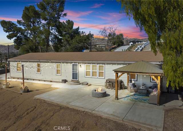 Property at 33649 El Centro Ave, Hemet, CA 92545, 4 beds, 2 baths