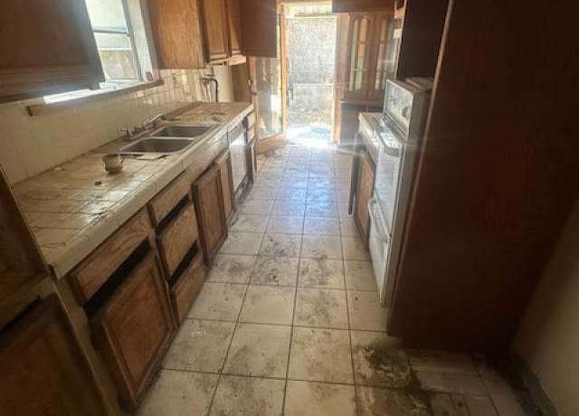 Property at 11508 Fenton Ave, Sylmar, CA 91342, 4 beds, 2 baths