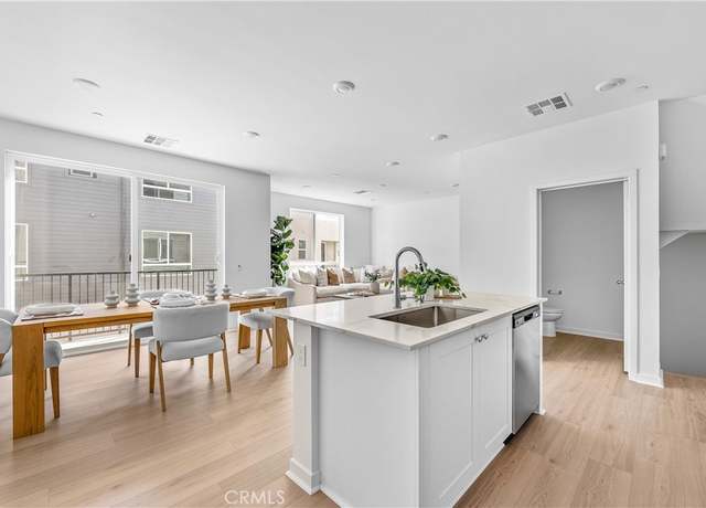 Property at 9423-1/2 N Sepulveda Blvd #3, North Hills, CA 91343, 2 beds, 2.5 baths