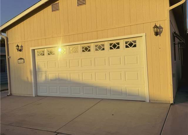 Property at 1228 Yellowood Dr, Hemet, CA 92545, 2 beds, 2 baths