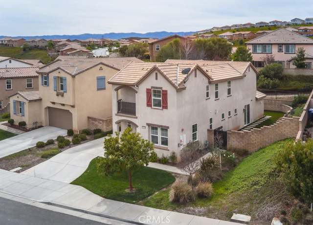 Property at 29048 N West Hills Dr, Valencia, CA 91354, 4 beds, 3 baths
