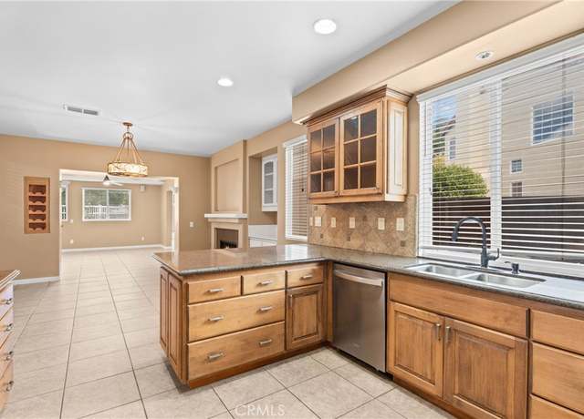 Property at 32865 Naples Ct, Temecula, CA 92592, 4 beds, 2.5 baths