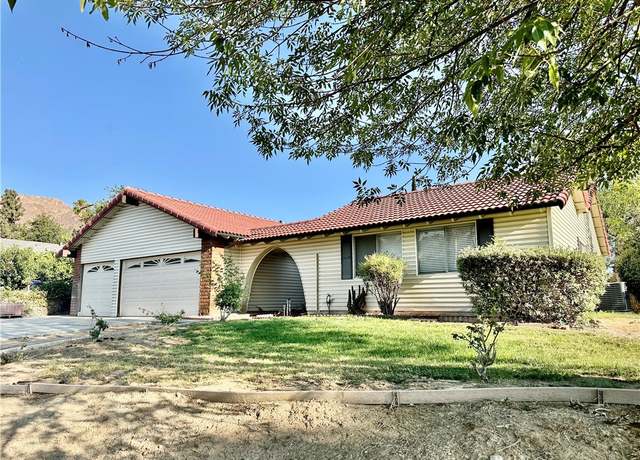Property at 220 W Blaine St, Riverside, CA 92507, 5 beds, 2 baths