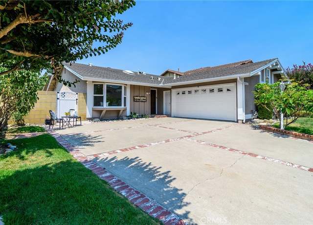 Property at 10633 El Picador Cir, Fountain Valley, CA 92708, 3 beds, 2 baths