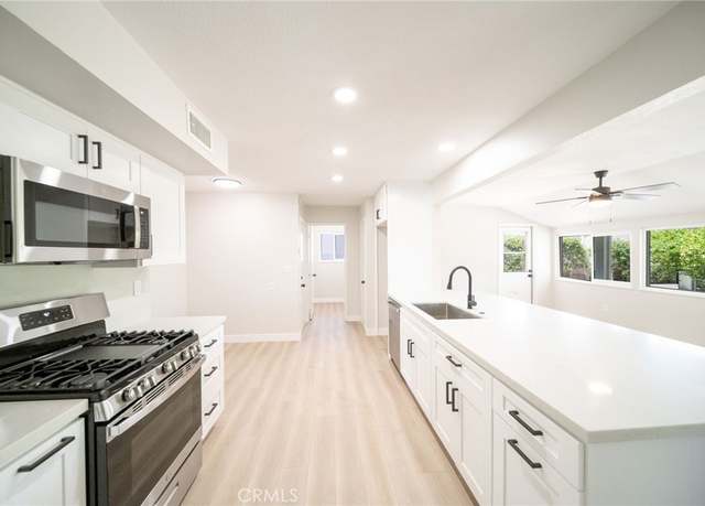 Property at 28610 Portsmouth Dr, Menifee, CA 92586, 2 beds, 2 baths