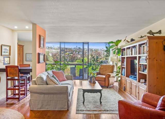 Property at 2564 Navarra Dr #113, Carlsbad, CA 92009, 1 bed, 1.5 baths