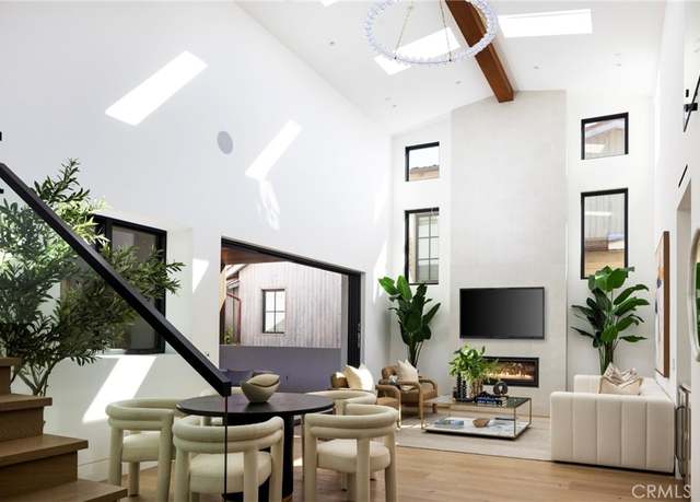 Property at 303-1/2 Goldenrod Ave, Corona Del Mar, CA 92625, 3 beds, 3.5 baths