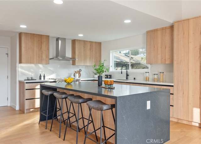 Property at 5166 Marmol Dr, Woodland Hills, CA 91364, 3 beds, 3 baths