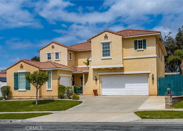 Property at 833 West Orange Heights Ln, Corona, CA 92882, 5 beds, 4 baths
