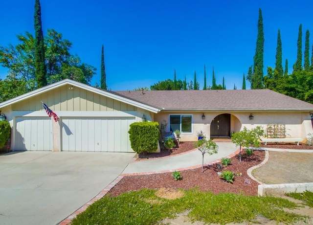 Property at 552 Vista Del Escuela, El Cajon, CA 92019, 5 beds, 2 baths