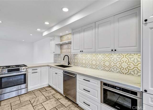 Property at 334 Tours Ln, Costa Mesa, CA 92627, 4 beds, 2.5 baths