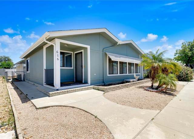 Property at 676 Seville Dr, Hemet, CA 92543, 3 beds, 2 baths