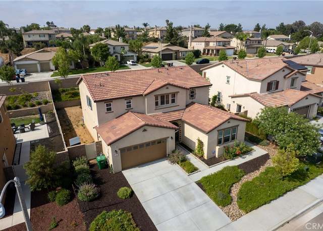 Property at 28341 Heather Green Way, Menifee, CA 92584, 5 beds, 4 baths
