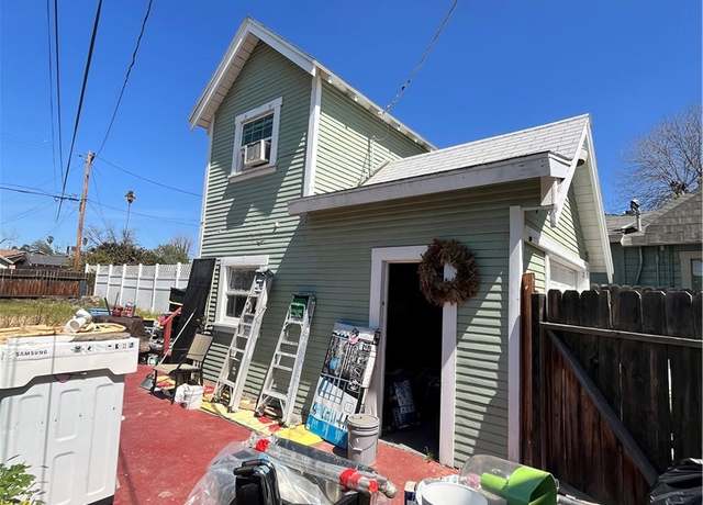 Property at 2332 Oregon Dr, Bakersfield, CA 93306, 4 beds, 1 bath