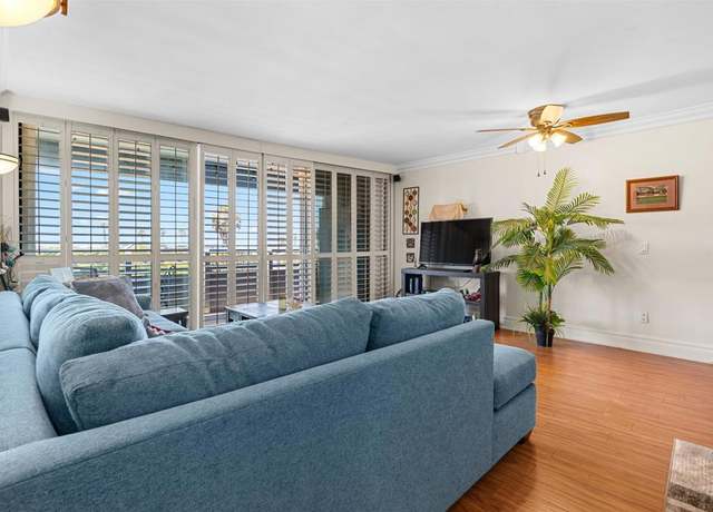 Property at 2965 Mission Blvd Unit 4C, Pacific Beach (san Diego), CA 92109, 2 beds, 2 baths