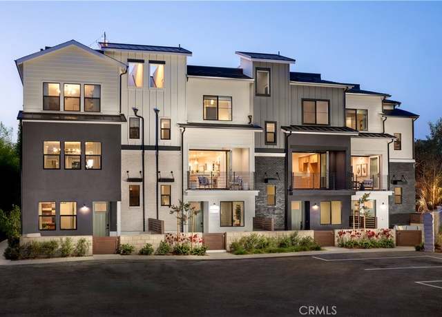 Property at 19041 Main St #109, Huntington Beach, CA 92648, 2 beds, 2.5 baths