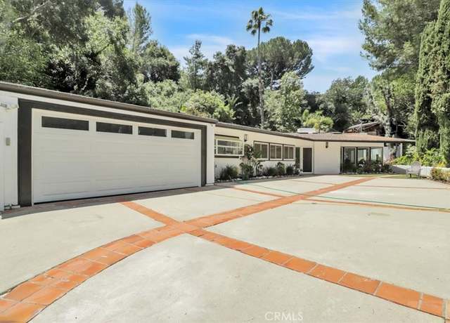 Property at 9466 Hidden Valley Pl, Beverly Hills, CA 90210, 3 beds, 3 baths