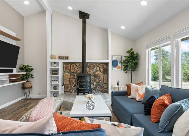 Property at 7090 Emerson Ave, Yucca Valley, CA 92284, 4 beds, 2 baths